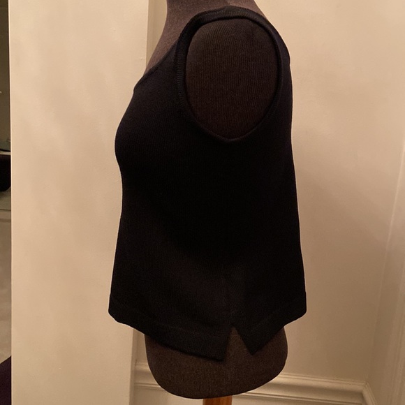 St. John Shell /Top - Picture 4 of 8